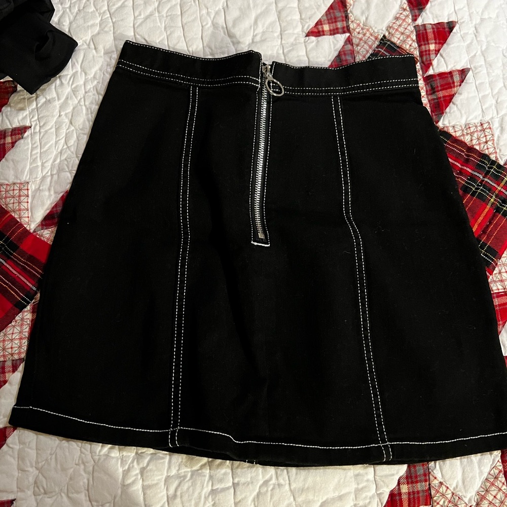 Black mini skirt with zipper size 0